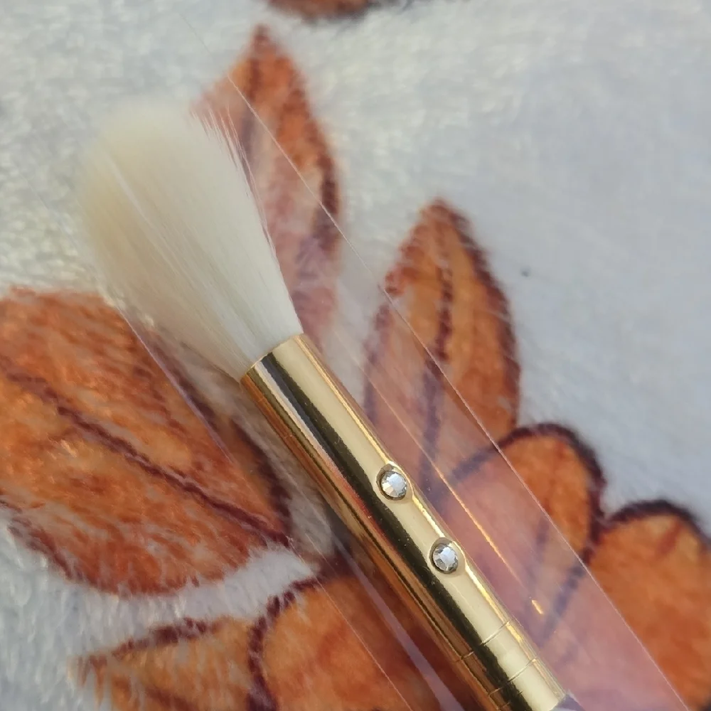 Blending Brush With Gold Accents